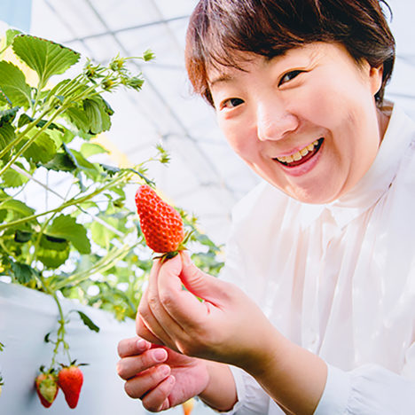 「いちごを収穫してカップケーキを作ろう」に初参加♪