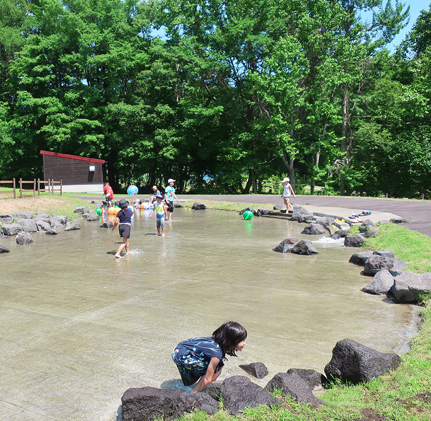 トラクター試乗ができる！じゃぶじゃぶ池で水遊びもできる!