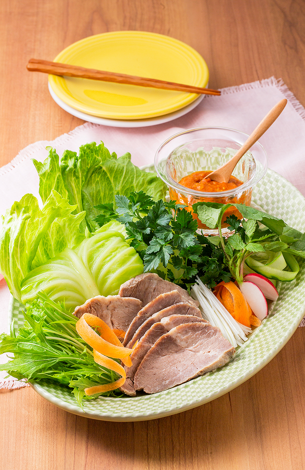 <span>巻いて、のせて、野菜をたっぷり</span> </span>塩豚のポッサム