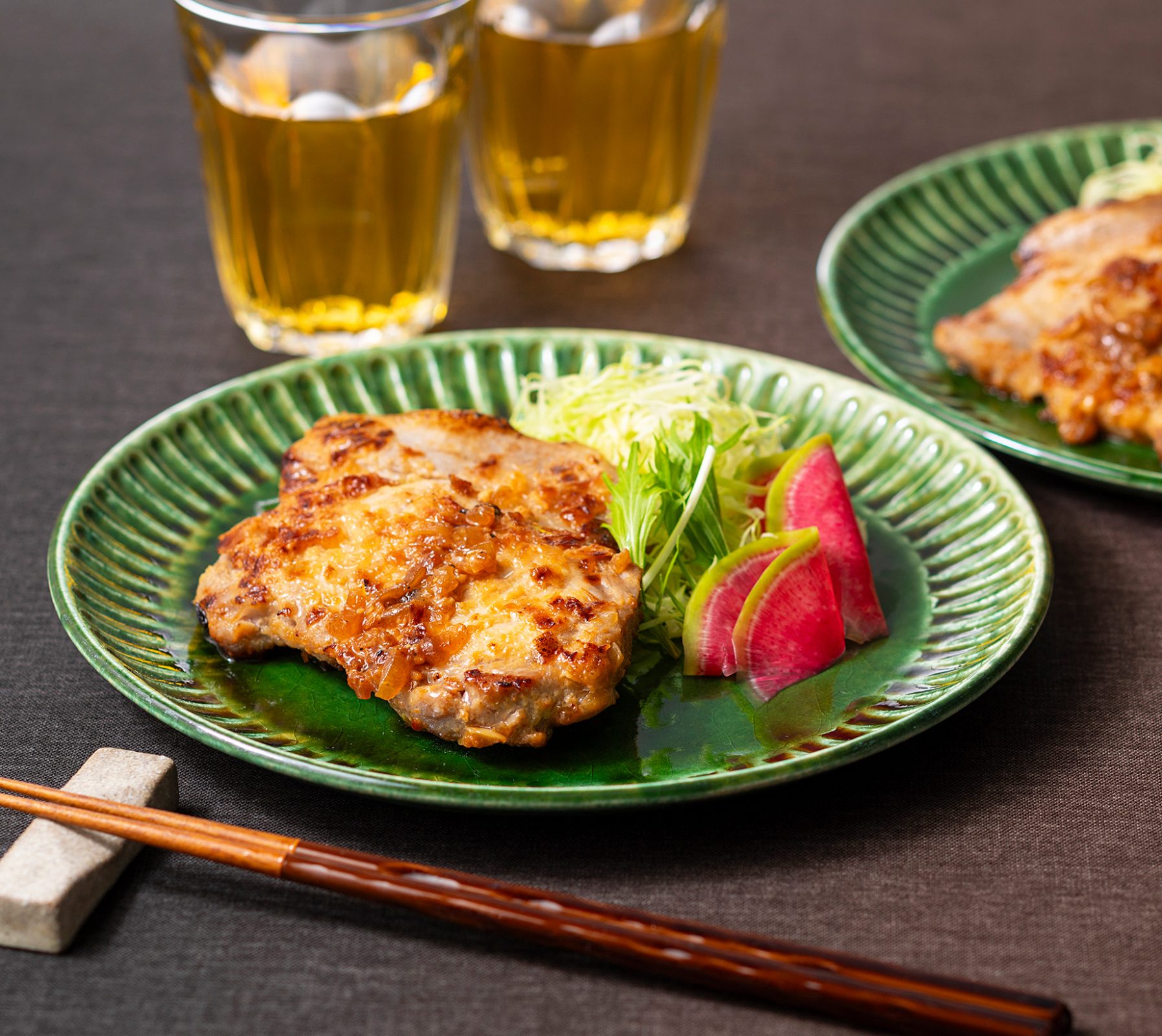 豚肉の玉ねぎみそ漬け焼き コクのあるみそが、豚肉にぴったり!