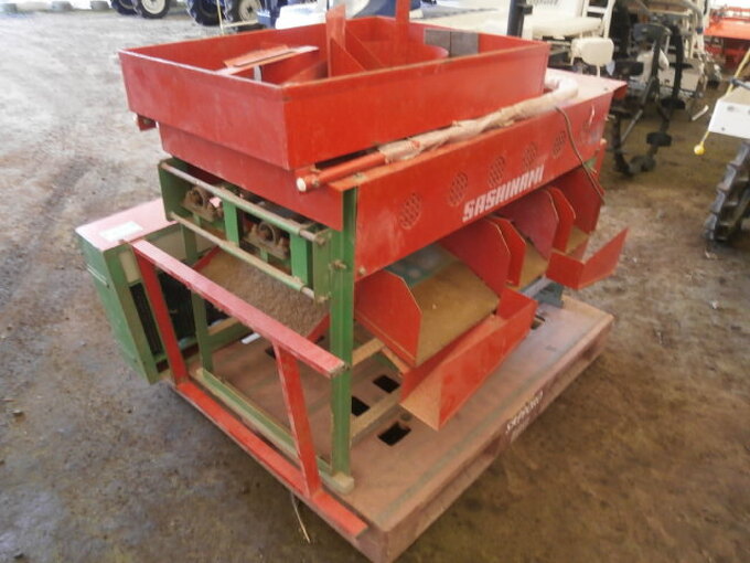 ミニトマト磨き選別機 ミニトマト磨き機 - YouTube