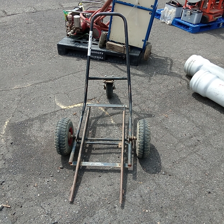 タイヤ式移動台車　シャトル用