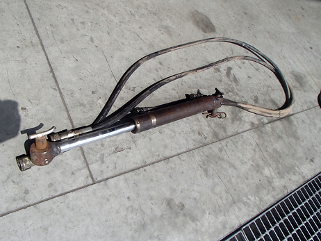 油圧シリンダー