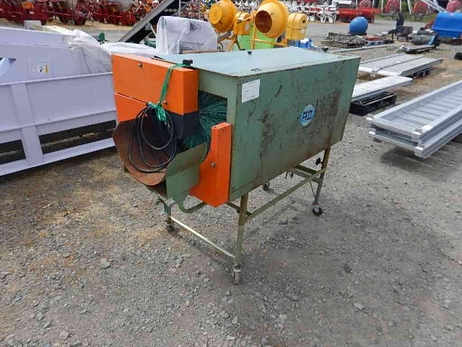 根菜洗浄機