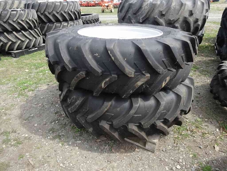 タイヤ（ホイル付）