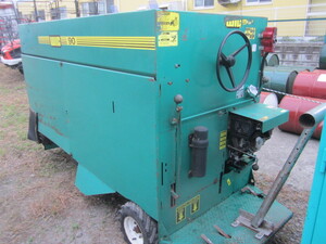 サイレージフィーダー