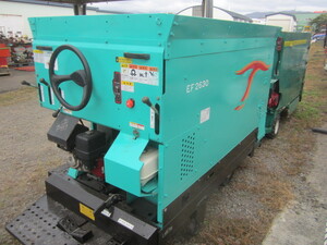 サイレージフィーダー