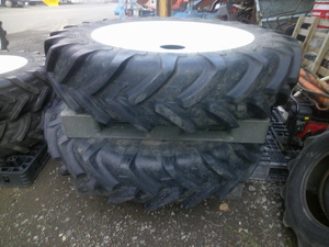 タイヤ(ホイル付）