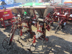 施肥カルチベーター