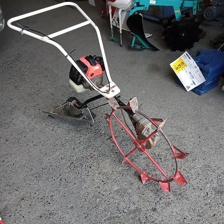 溝切機　歩行