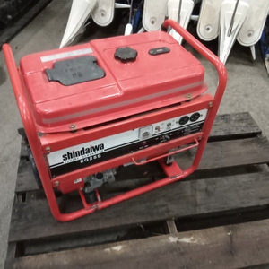 エンジン発電機