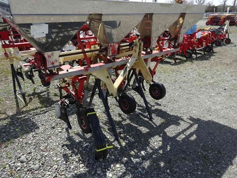 施肥カルチベーター