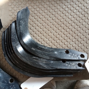 ロータリーブレード