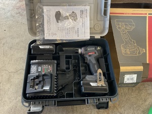 充電式インパクトドライバー