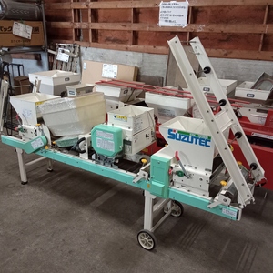 水稲播種機　マット苗箱散播