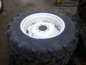 タイヤ(ホイル付）