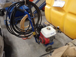 エンジン付高圧洗車機