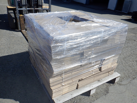 無地ダンボール