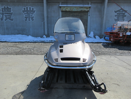 スノーモービル