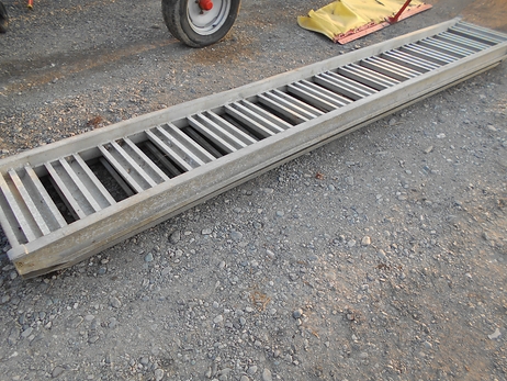 アルミブリッジ