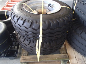 タイヤ(ホイル付）