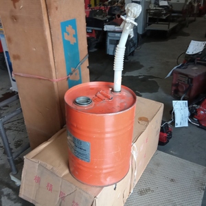 ガソリン携行缶