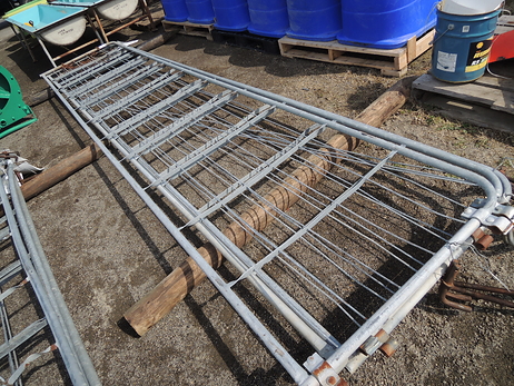 ゲート（ヒンジ付き）