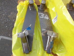 フロントローダーブラケット