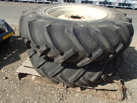 タイヤ(ホイル付）