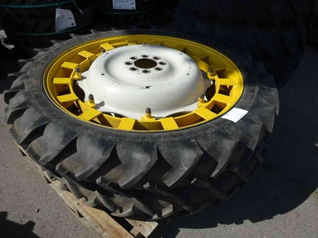 タイヤ（ホイル付）