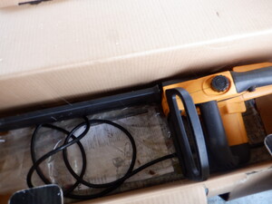 電動チェーンソー