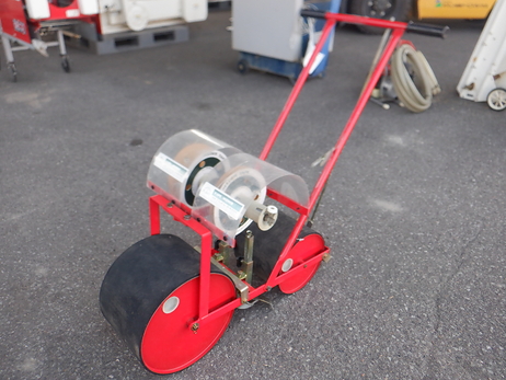 手押し播種機