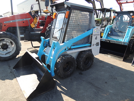 スキッドステアローダー