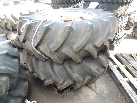 タイヤ(ホイル付）