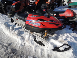 スノーモービル