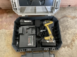 充電式インパクトドライバー