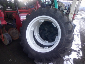 タイヤ(ホイル付）