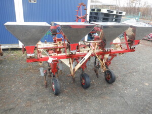 施肥カルチベーター