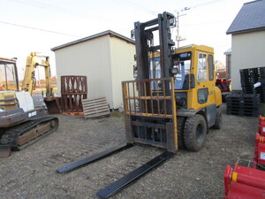 フォークリフト