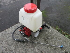 背負動力噴霧機