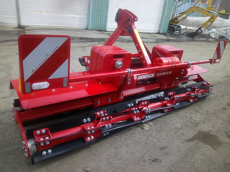 フロントナイフローラー