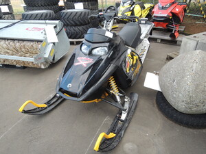 スノーモービル