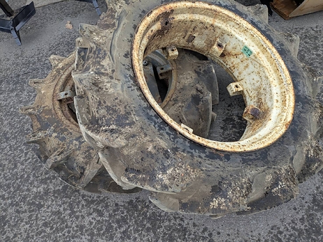 タイヤ(ホイル付）