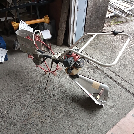 溝切機　歩行