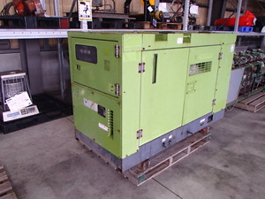 エンジン発電機