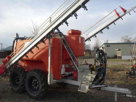 牽引式スプレーヤー