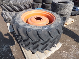 タイヤ(ホイル付）