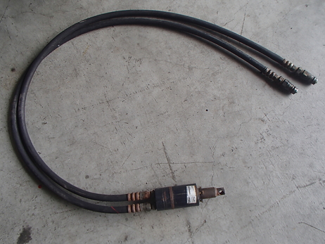 油圧モーター　①