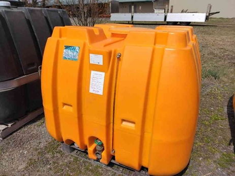 ローリータンク