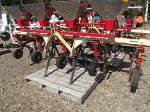 施肥カルチベーター